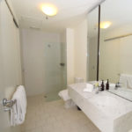 Apartment - 22 Jane Bell Lane, Melbourne - bathroom