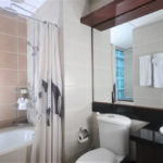 Blue Sapphire Residences apartment - bathroom