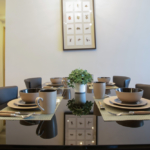 Blue Sapphire - Deluxe 2 bedroom apartment - dining table