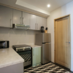 Blue Sapphire - Deluxe 2 bedroom apartment - kitchen