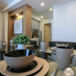 Blue Sapphire - Deluxe 2 bedroom apartment - dining table