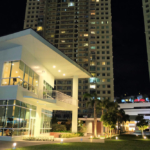 The Red Oak at Two Serendra - apartments