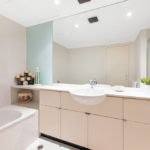 Clarendon Street apartment 2107 - bathroom