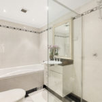 Paramount Apartments, Surry Hills - bathroom