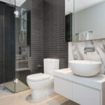 108 Flinders St apartment, Melbourne - 610 bathroom