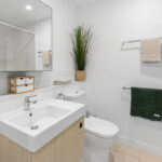 Ann St, Brisbane - Apartment bathroom