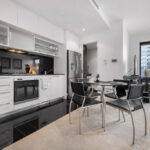 Eureka apartment 4103 - kitchen and dining table