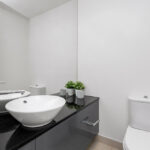 Eureka apartment 4503 - bathroom