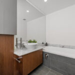 Eureka apartment 4204 - bathroom