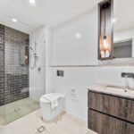 La Vida Apartments, Brisbane Apartment 717 - bathroom and shower