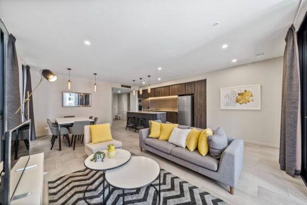 La Vida Apartments, Brisbane Apartment 717 - living and dining