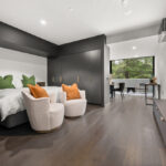 Lonsdale St, Canberra - Studio apartment - bed and tv