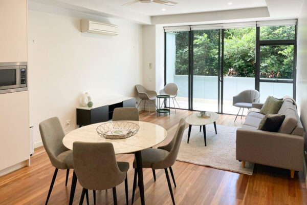 1A Eden St, North Sydney apartment - living room and balcony