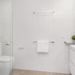 Lonsdale St, Melbourne - Melbourne Grand Apartment 1104 - bathroom