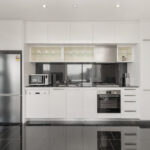 Eureka, Southbank apartment 4104 - kitchen