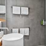 Queen Street. Brisbane apartment - bathroom