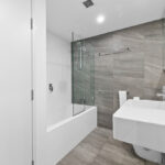 23 Shelley St, Sydney - apartment n1207 - bathroom